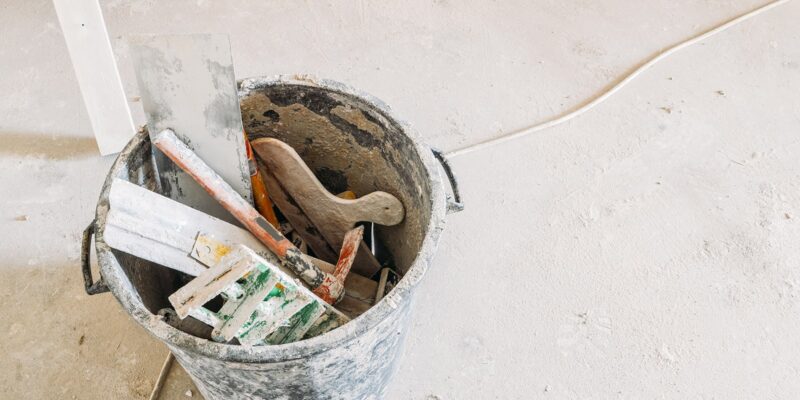 How to Clean Dried Drywall Mud off Tools